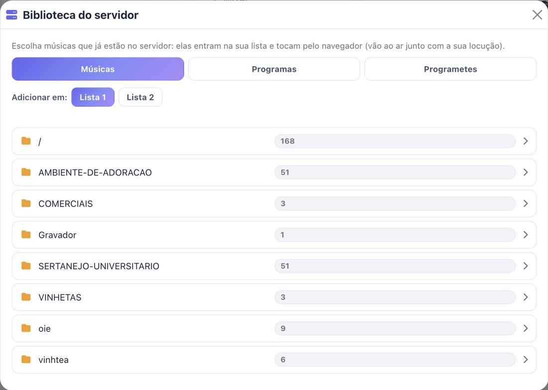 O acervo inteiro da rádio, dentro da cabine